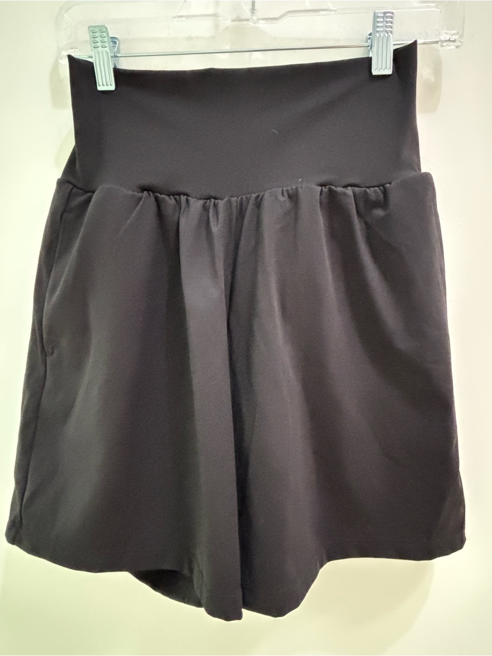 HALARA High-Waist Black Flow Short
